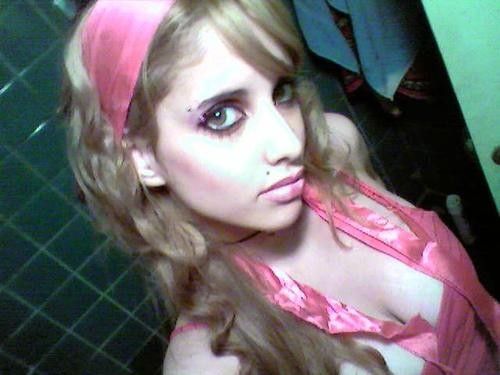 Pechochita: Jovencitas,nenas,virgenes,colegialas,lesbianas,diosas